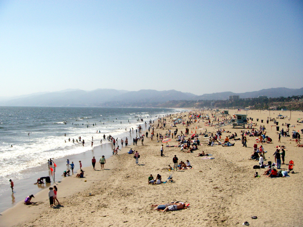 santa-monica-beach-02