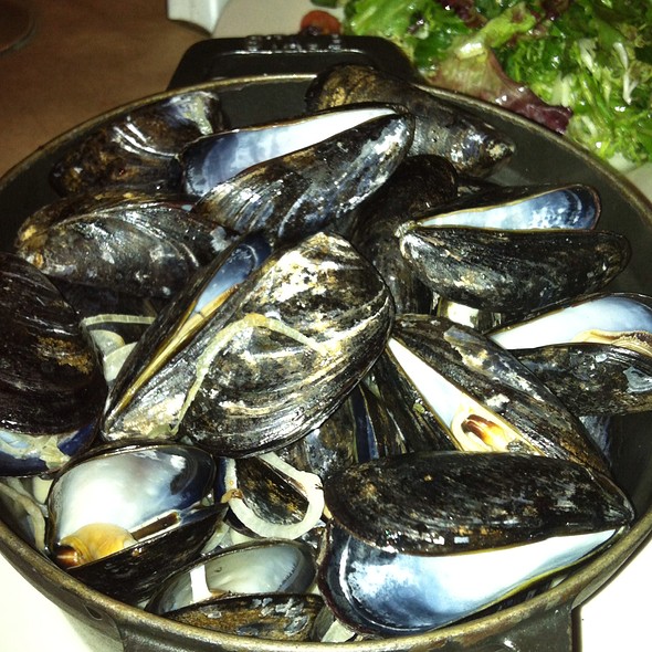 Landmarc Steamed Mussels