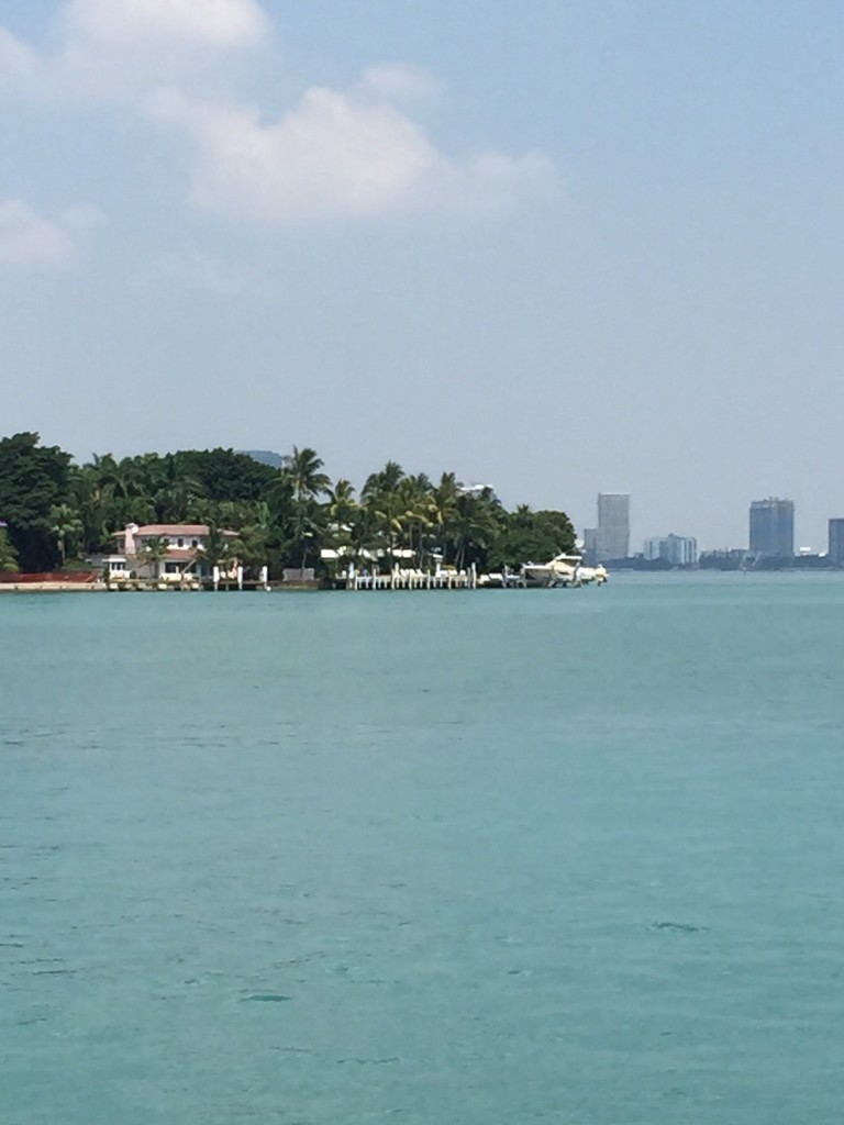 Key Biscayne Bay By The Pool