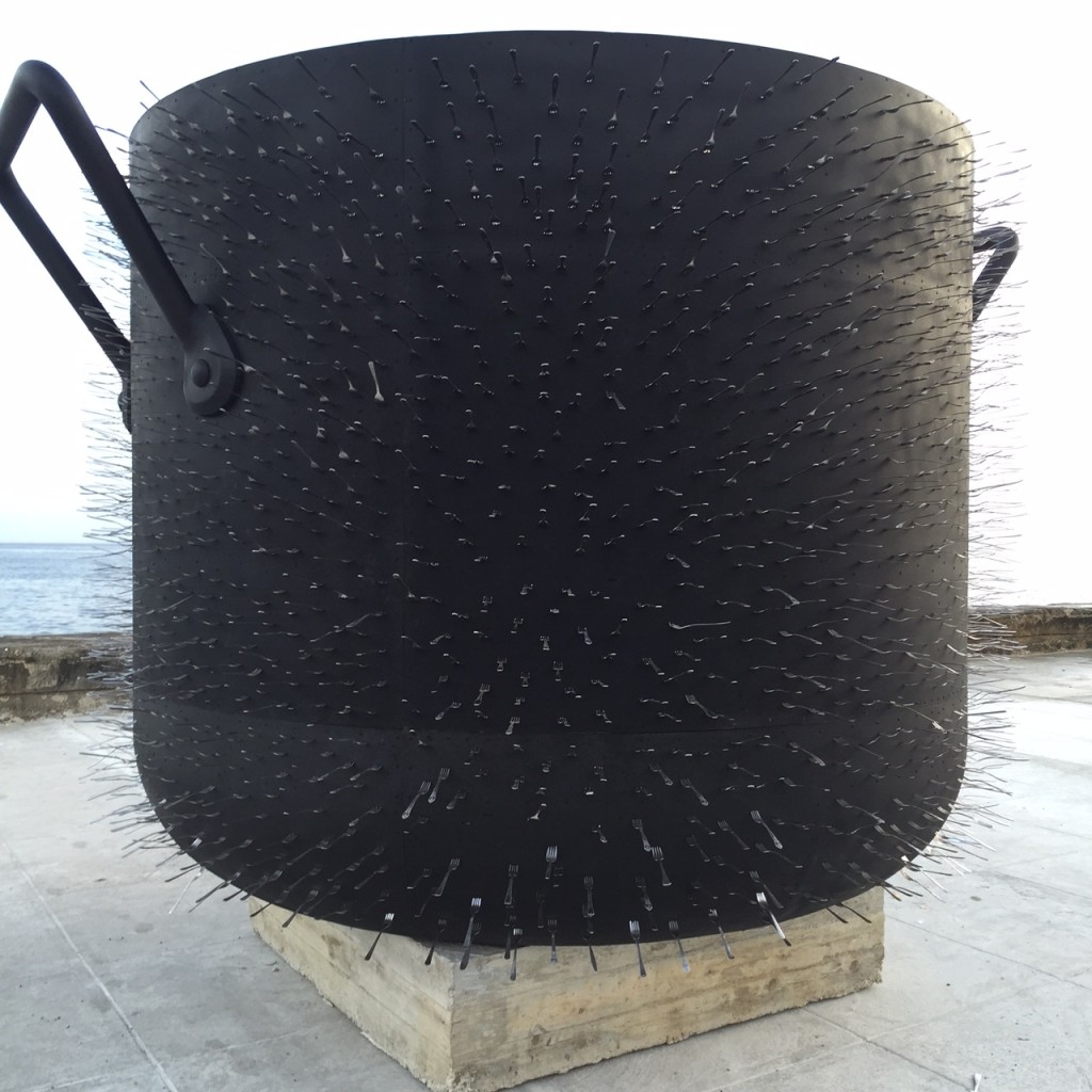 Malecon, Pot with Silverware