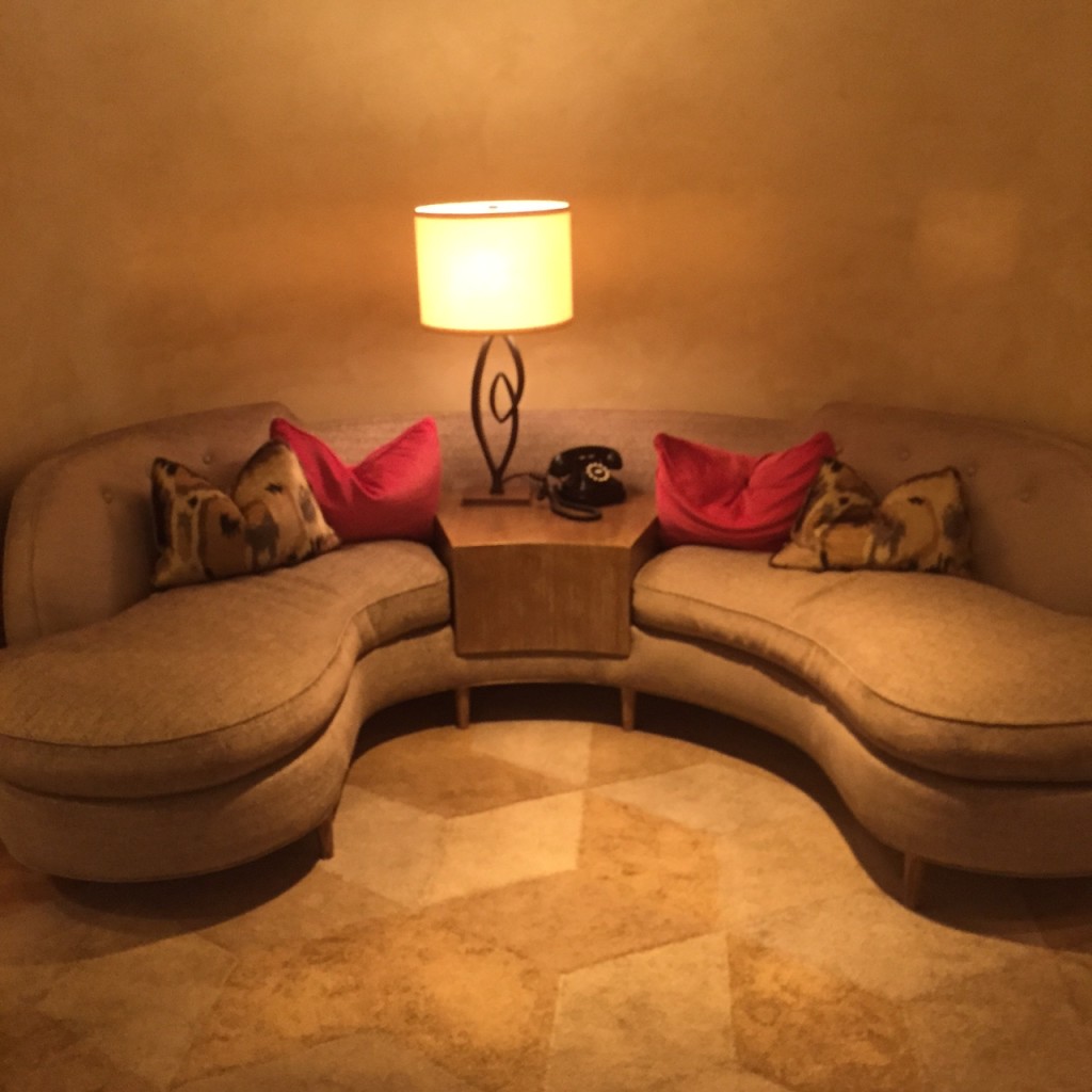 Beverly Hills Hotel Lounge