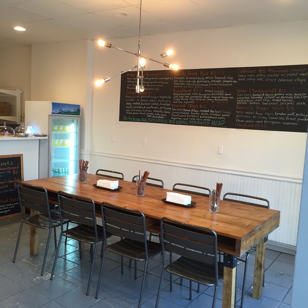 Baroo Communal Table