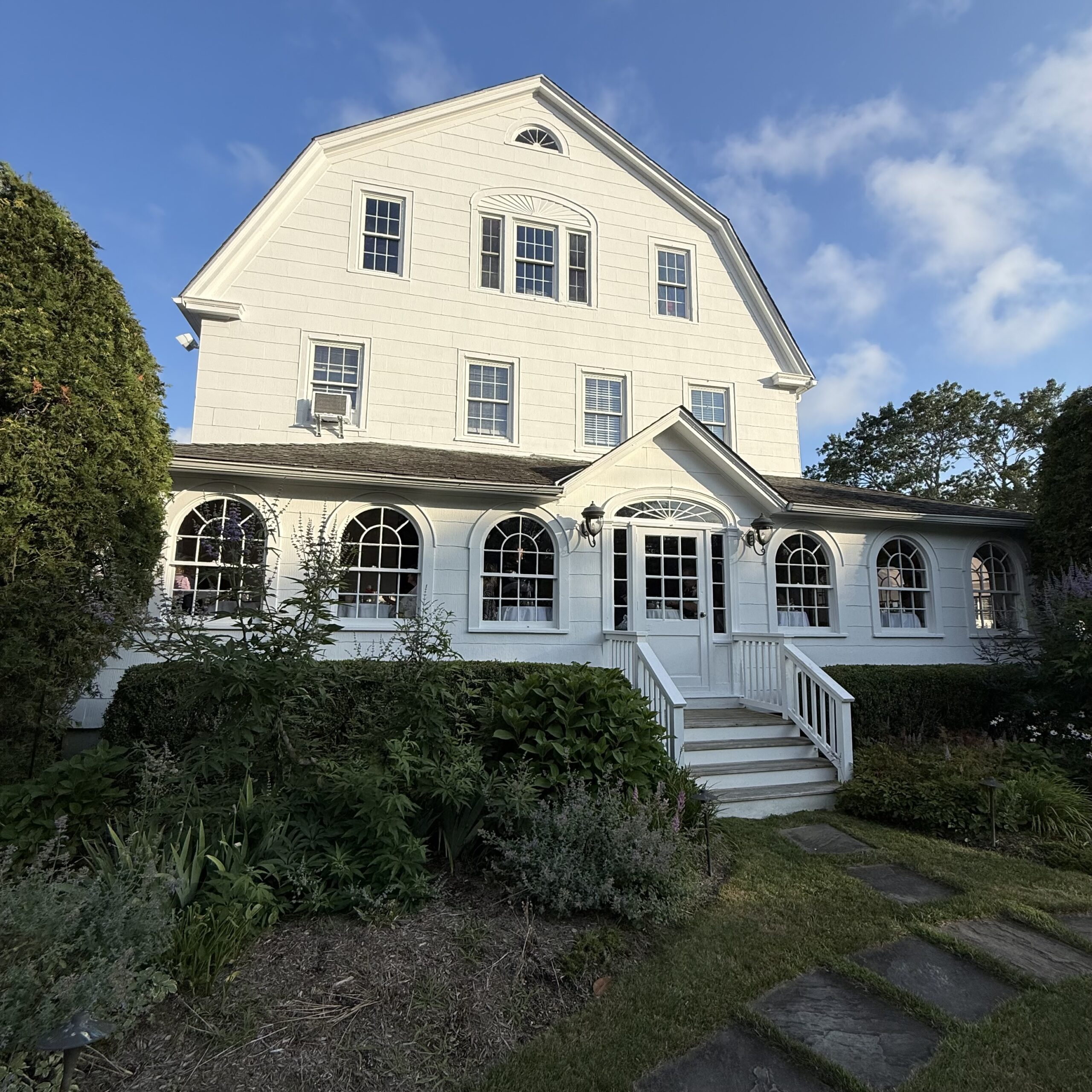 Hamptons Without The Bother…Restaurant Review